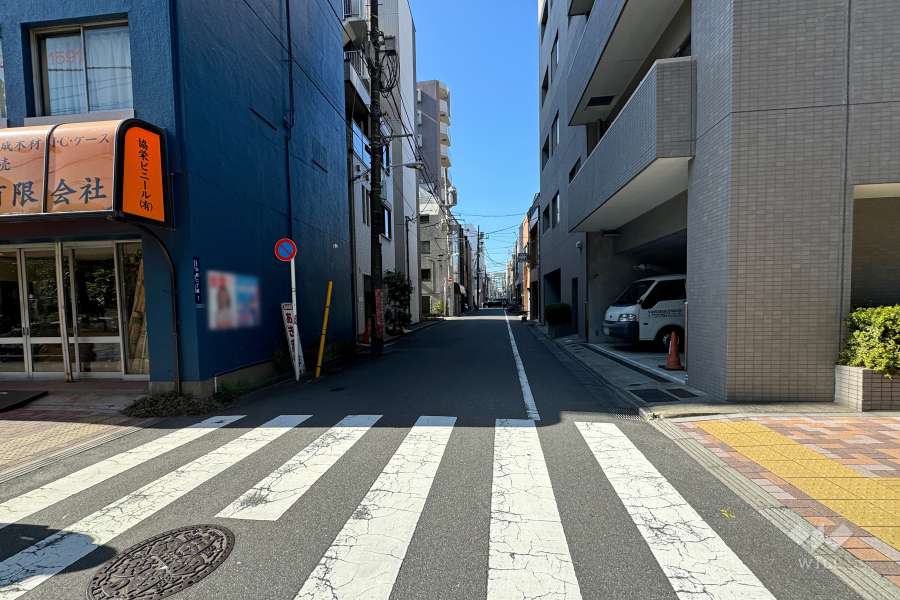 敷地南側の前面道路