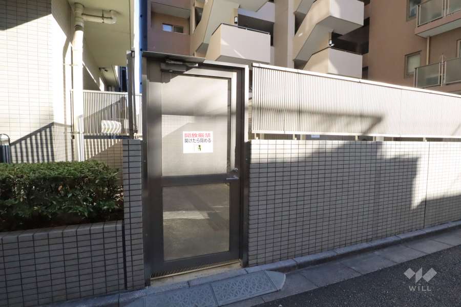 駐輪場の出入り口　