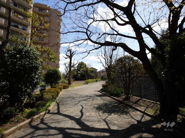 B棟の目の前は、『安倉北公園』になっています。