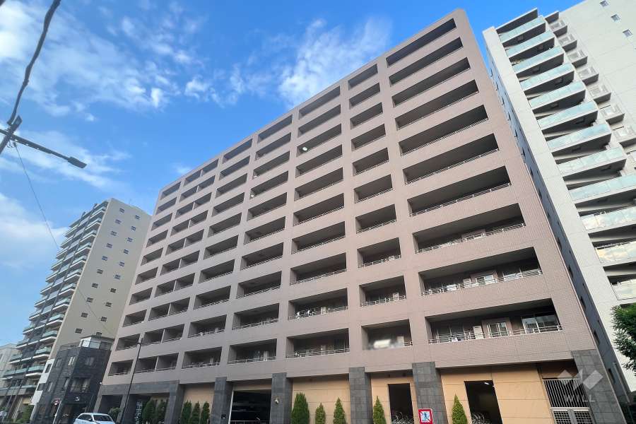クリオ浅草参番館の外観（南西側から）