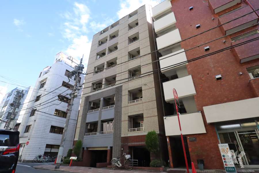 コアマンション御徒町フリージオの外観(南西側から)