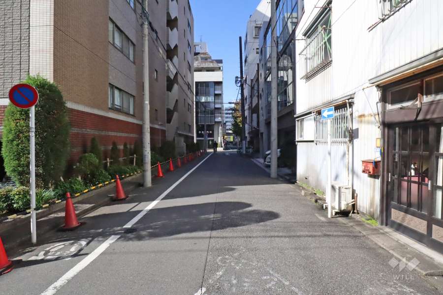 敷地北側の前面道路　
