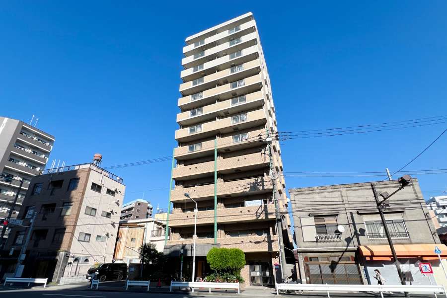 センチュリー三ノ輪の外観（南側から）