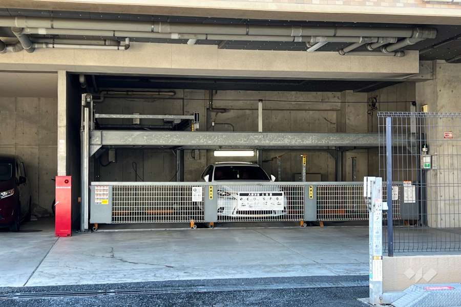 敷地内駐車場（屋内機械式）