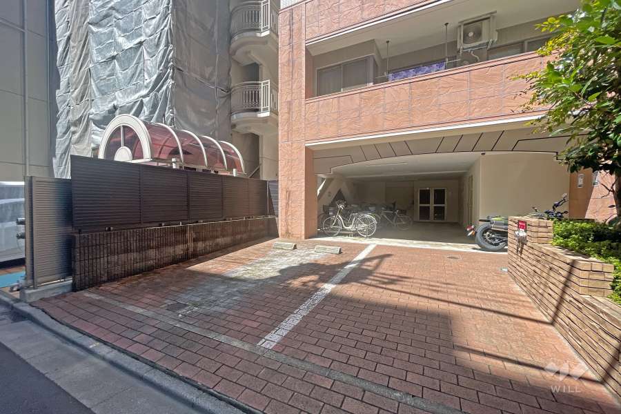 駐輪場とバイク置場