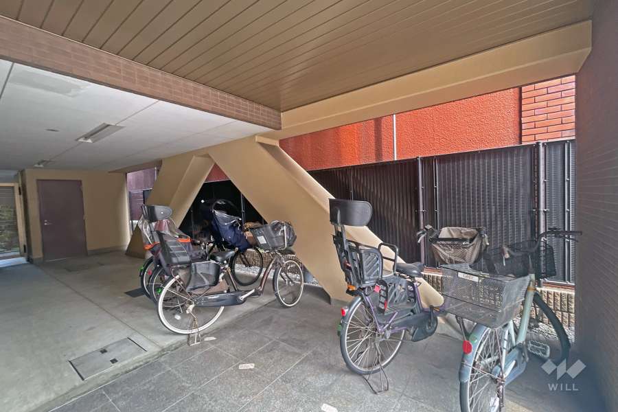 屋内に設けられた駐輪場