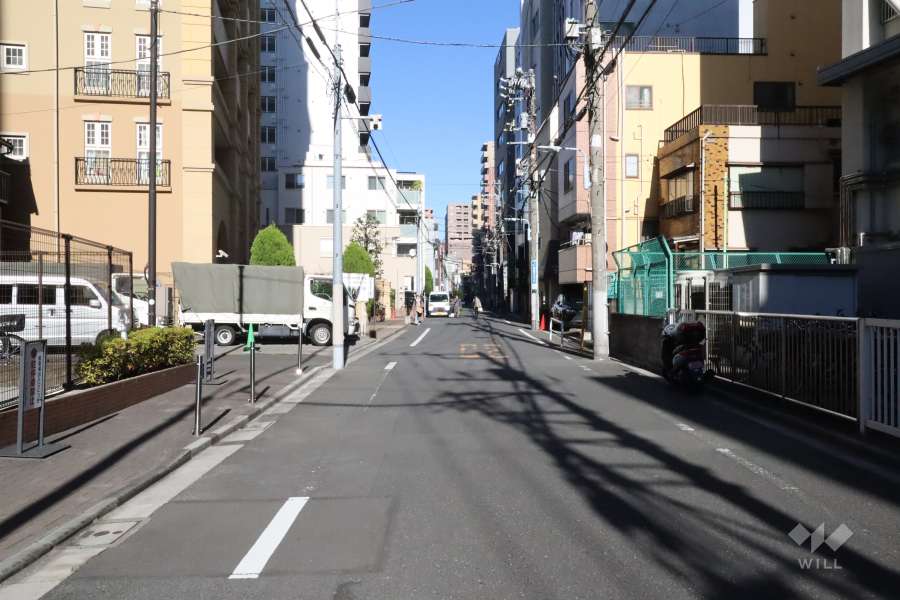 敷地南東側の前面道路