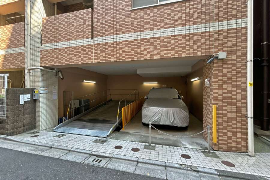 敷地内駐車場（屋内機械式）