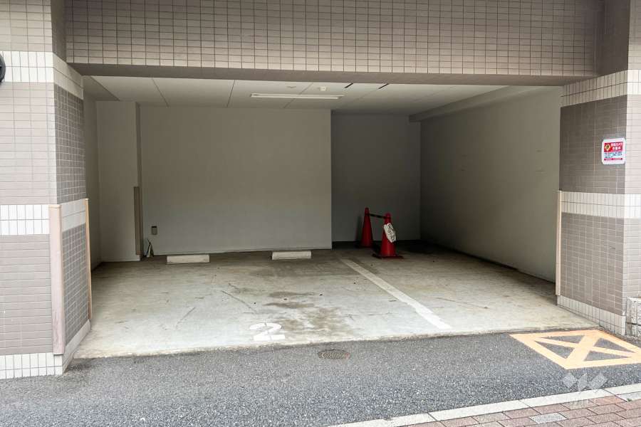 敷地内駐車場（屋内平面式）