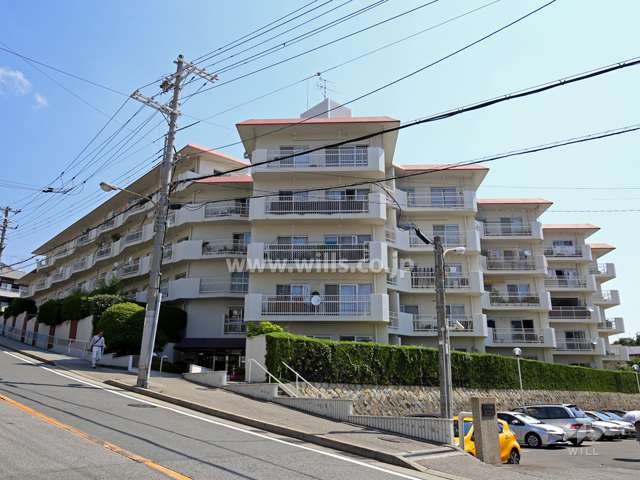 ハイツ苦楽園C棟の外観（南西側から）※右半分は、B棟です。