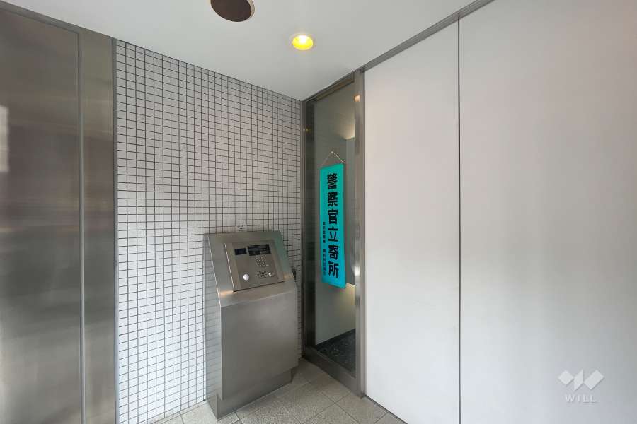 エントランスはオートロック付きです。