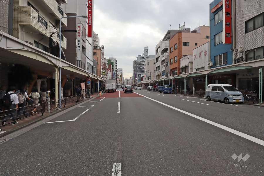 敷地西側の前面道路　
