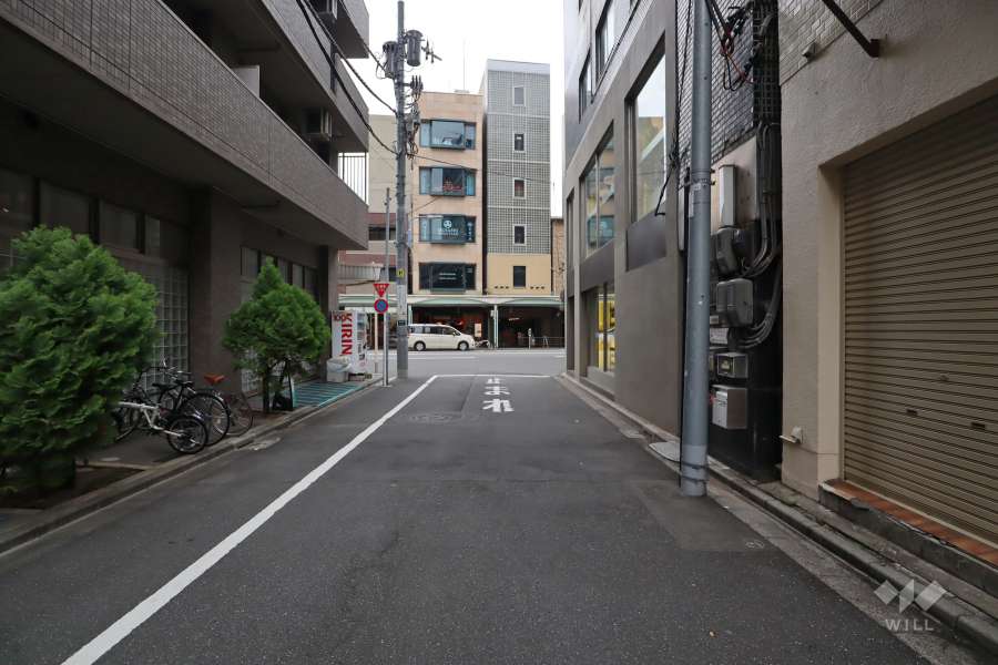 敷地北側の前面道路　