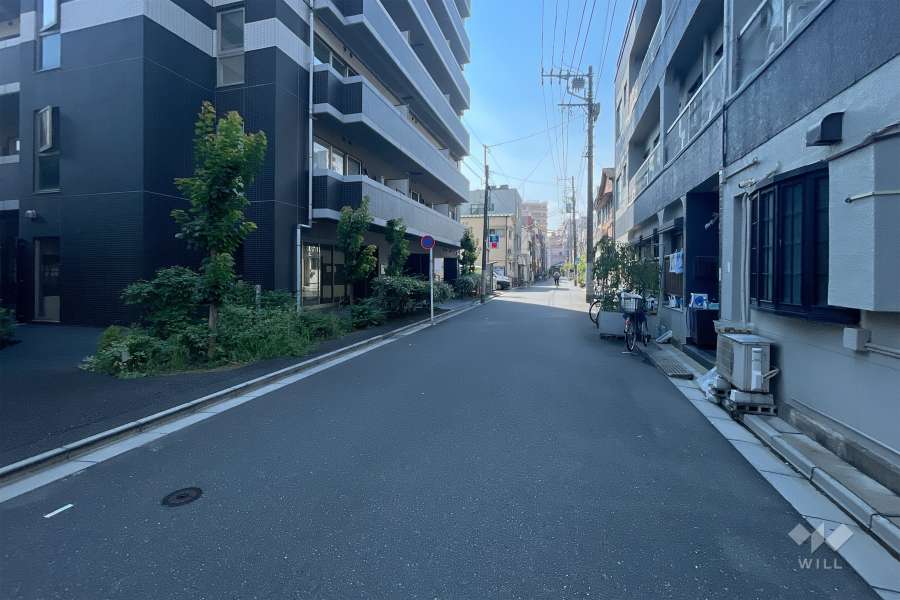 敷地北側の前面道路　