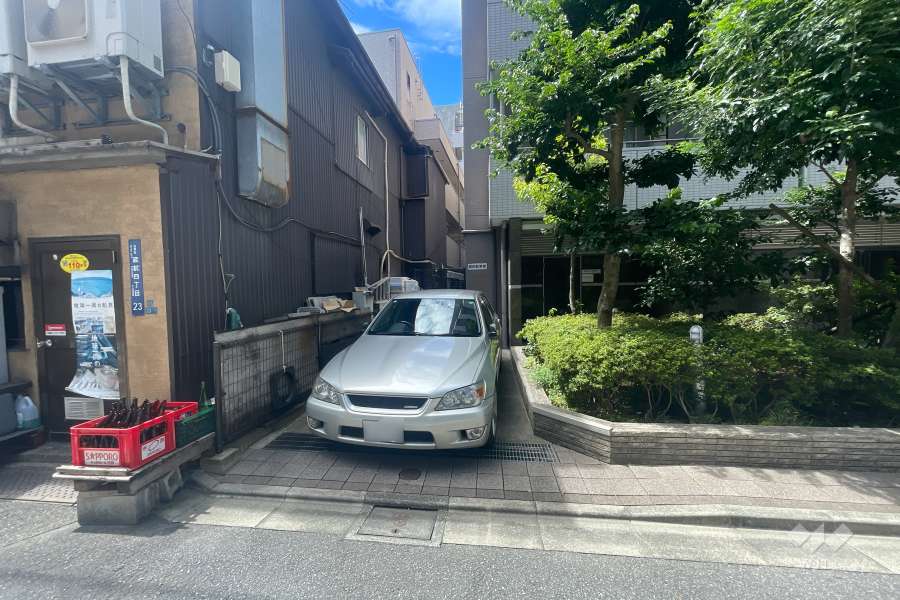 敷地内駐車場（屋外平面式）