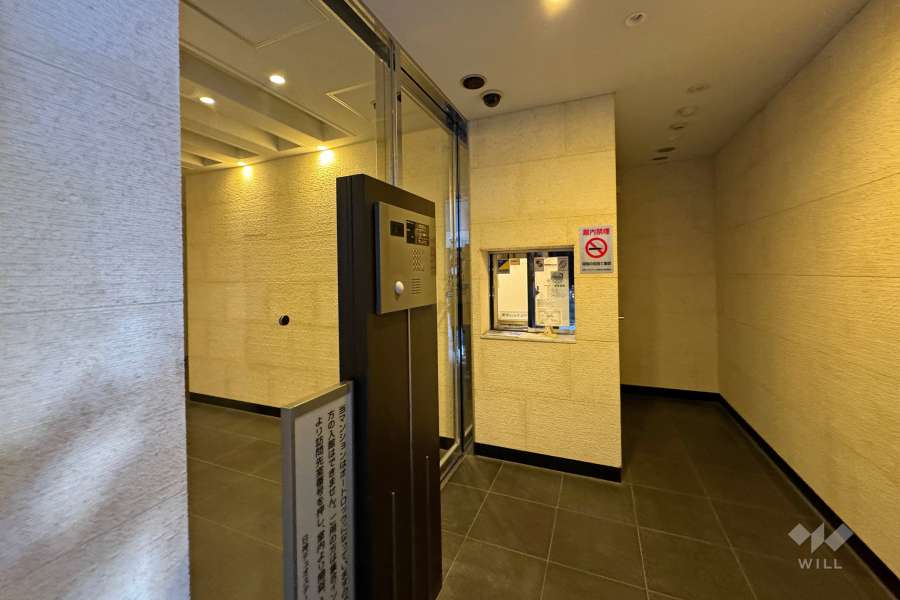 エントランスはオートロック付きです。