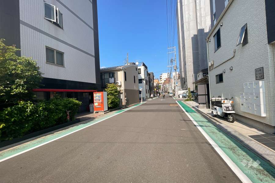 敷地南東側の前面道路