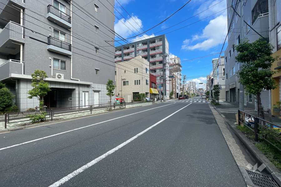 敷地東側の前面道路
