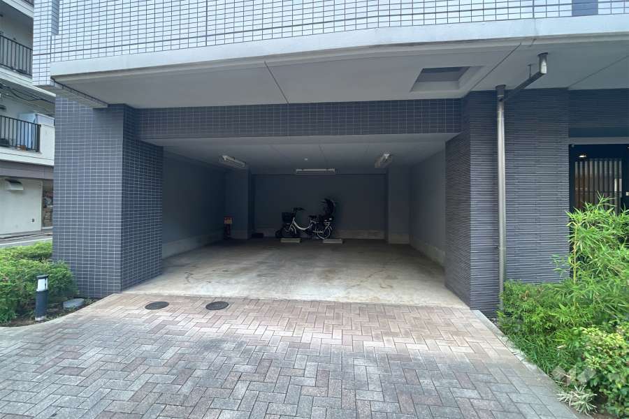 敷地内駐車場（屋内平面式）