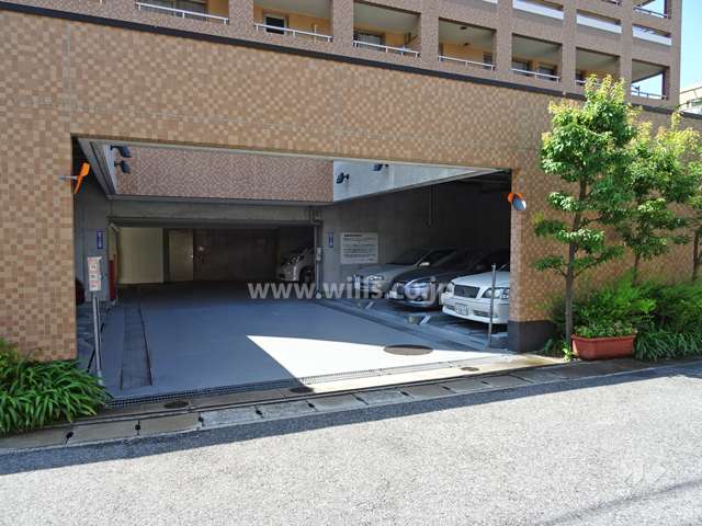 駐車場出入り口