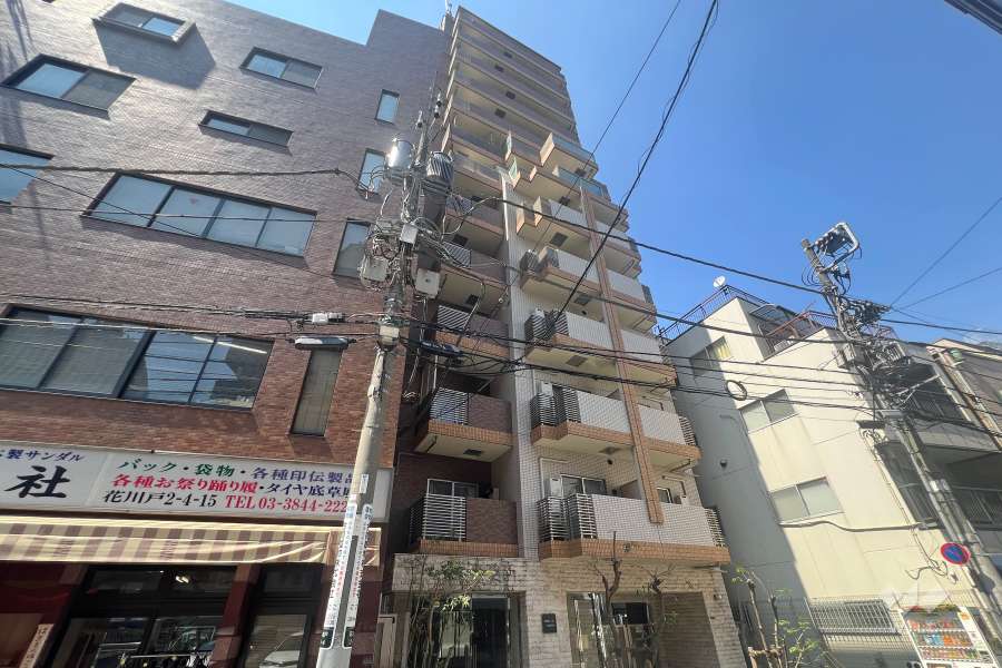 ジーベックアイディ浅草の外観（南東側から）