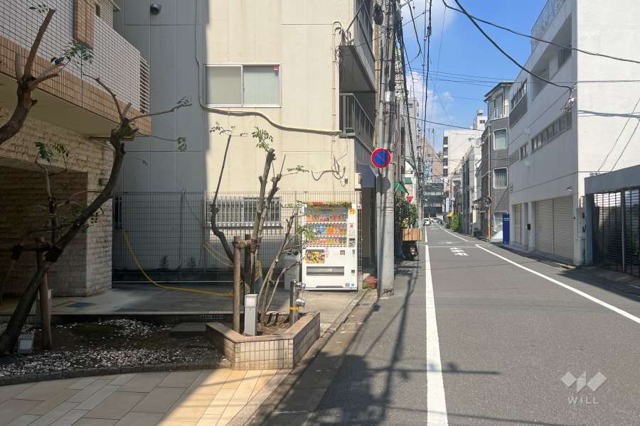 敷地南側の前面道路