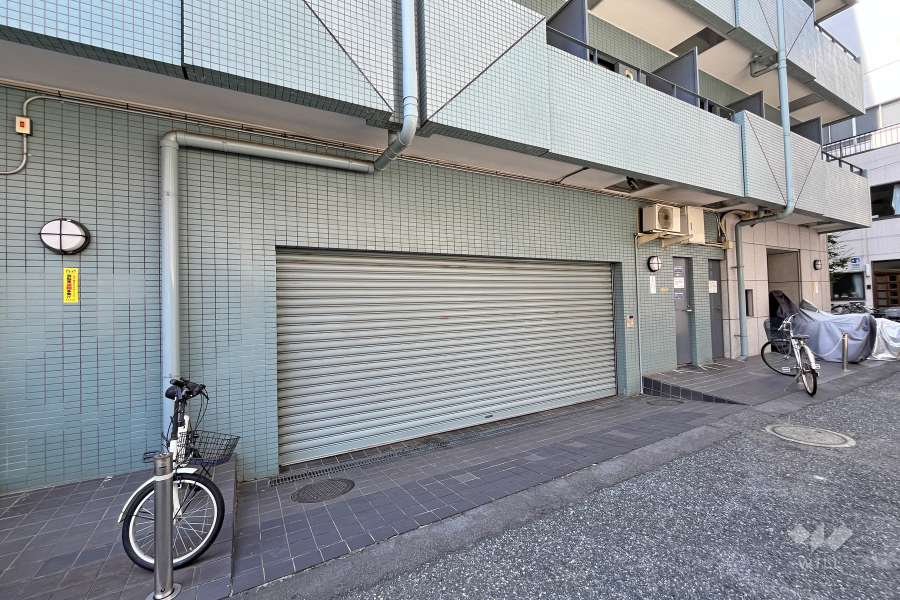 駐車場の出入り口