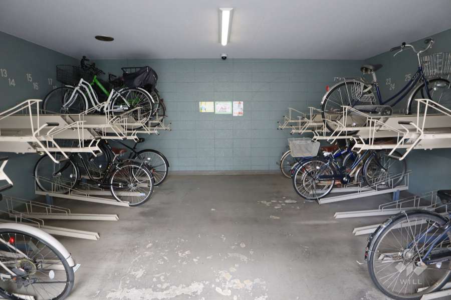屋内に設けられた駐輪場