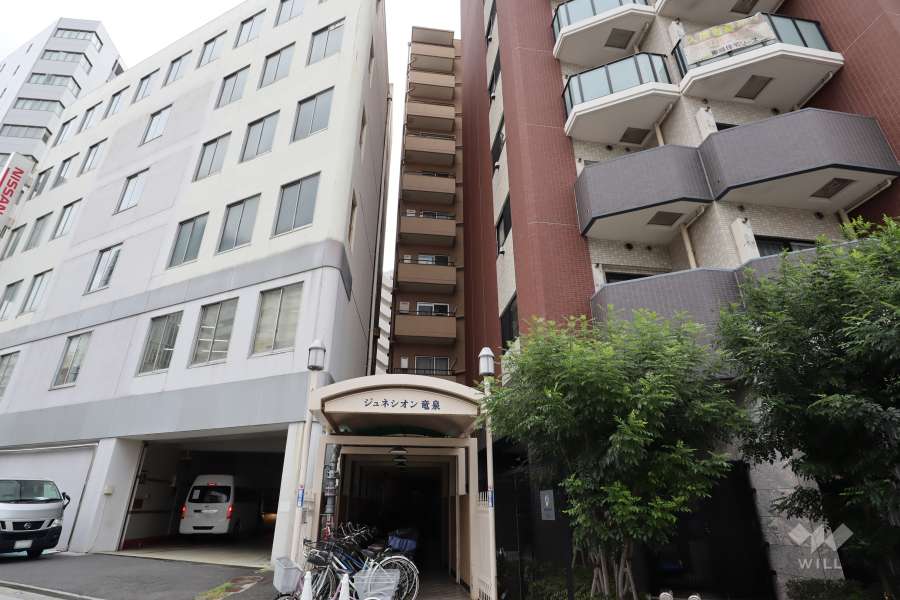 ジュネシオン竜泉の外観(北西側から)