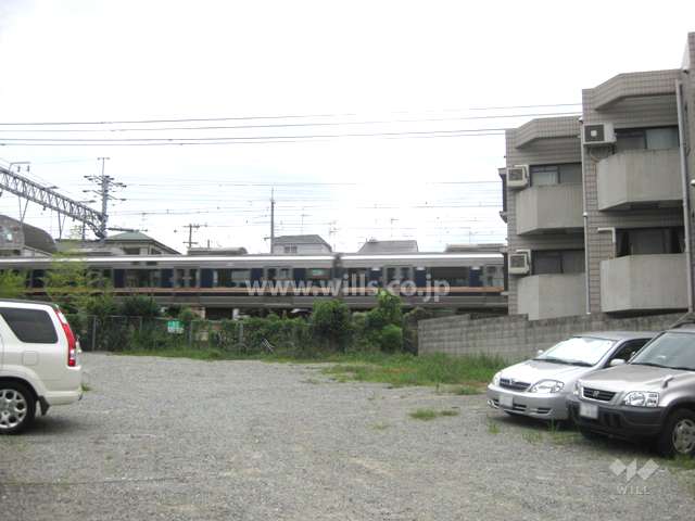 マンション南側はＪＲ東海道本線が走っています。