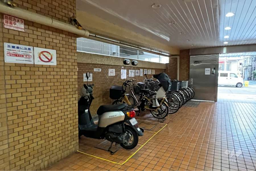 屋内に設けられた駐輪場・バイク置場