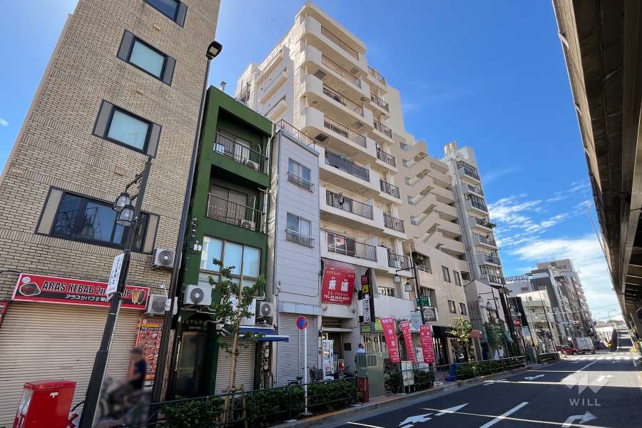 トーカンマンション鶯谷の外観（北東側から）