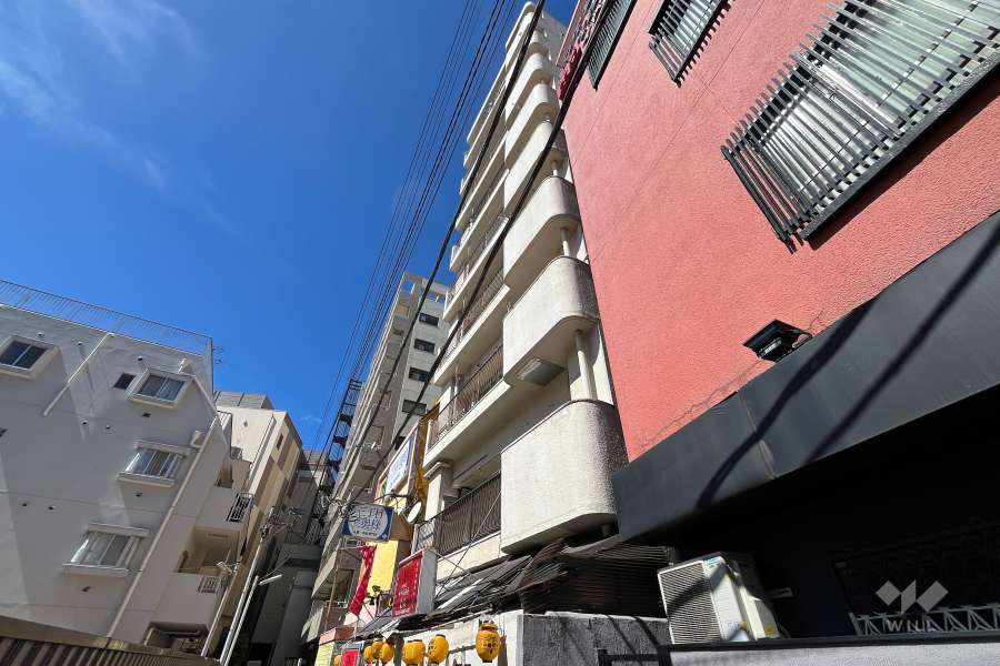 トーカンマンション鶯谷の外観（南東側から）