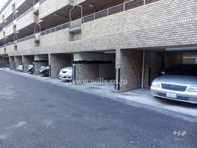 敷地内駐車場（屋内平面式）