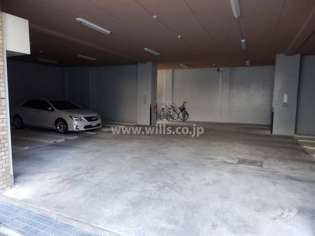 敷地内駐車場（屋内機械式）