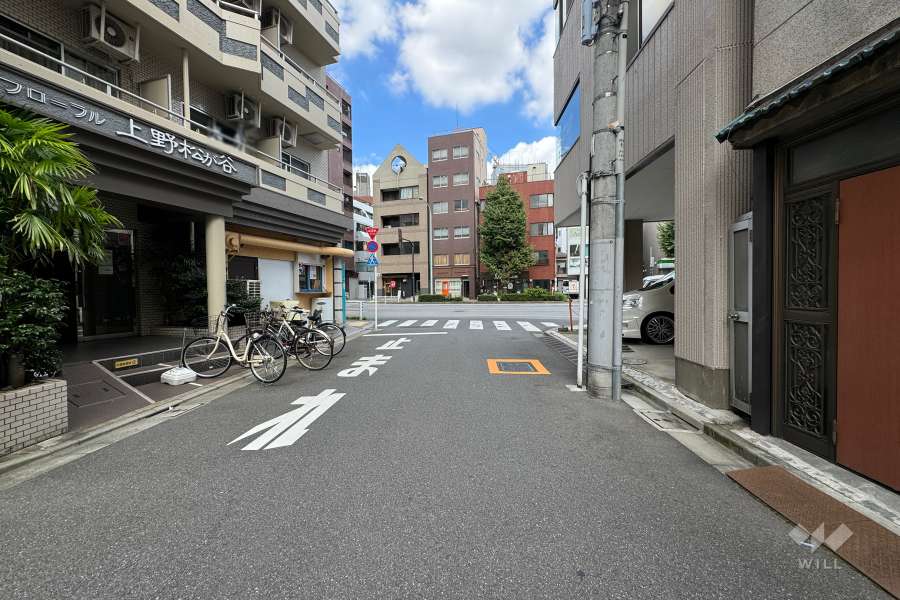 敷地南側の前面道路　