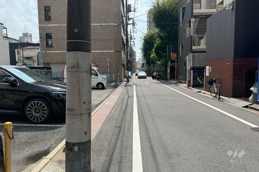 敷地北東側の前面道路　