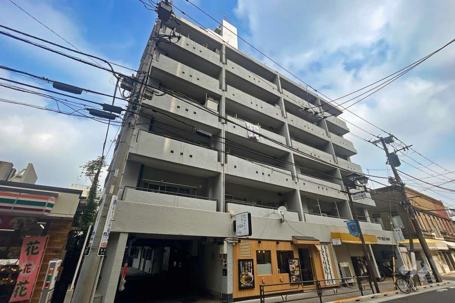 メゾン根岸の外観（南東側から）