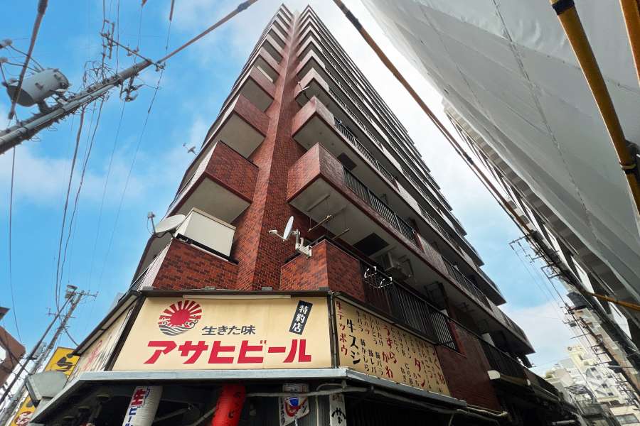 モナークマンション根岸の外観（南側から）