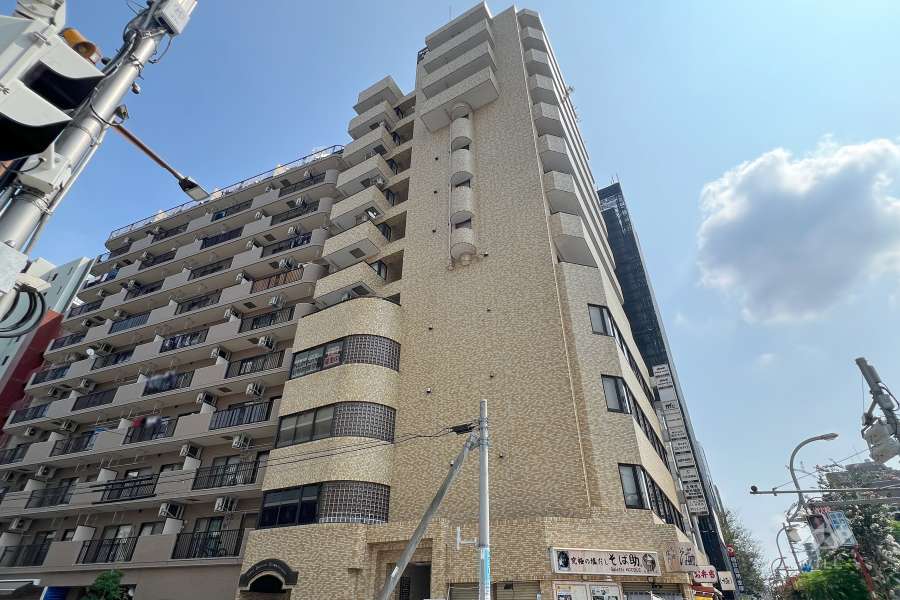 ライオンズマンション上野松が谷の外観（南西側から）2