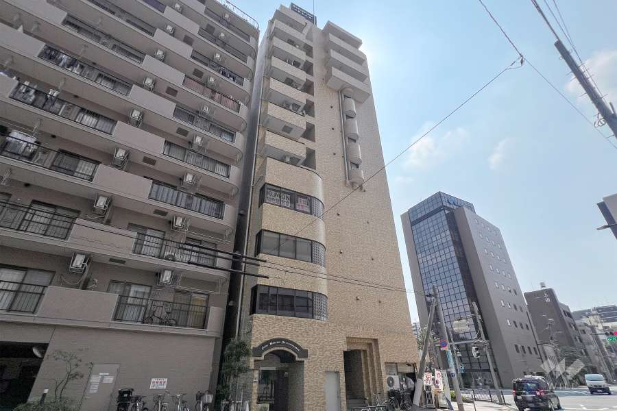 ライオンズマンション上野松が谷の外観（北西側から）