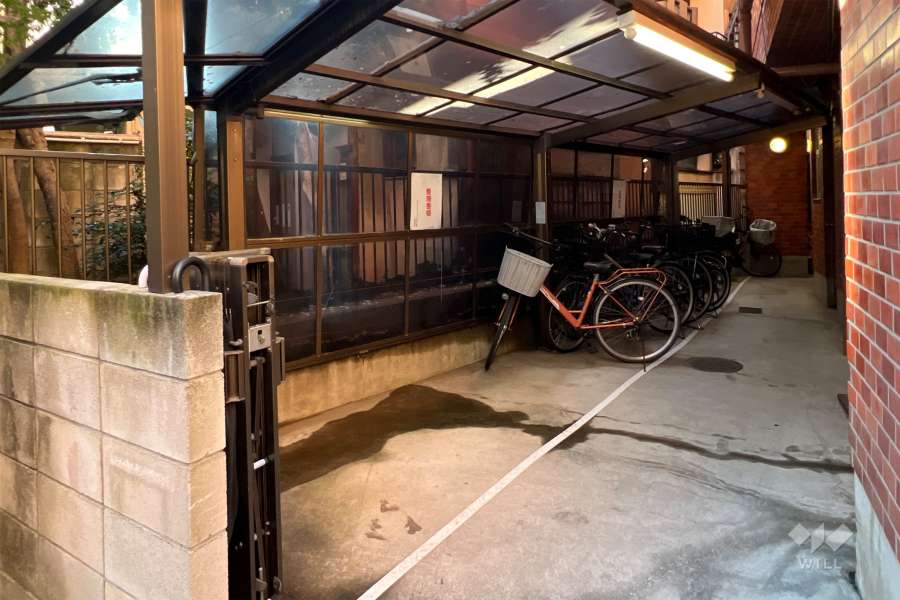 駐輪場・バイク置場（屋根あり）