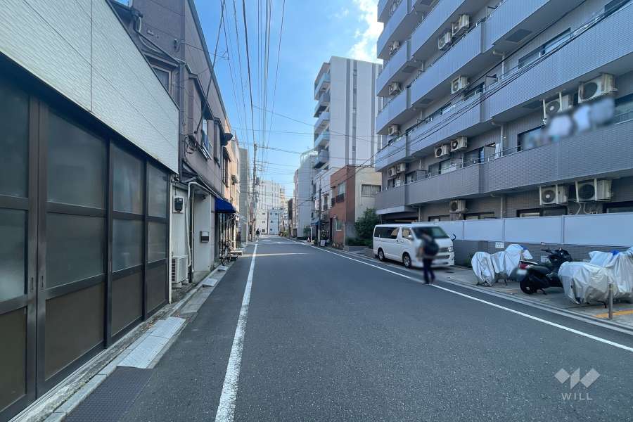 敷地東側の前面道路