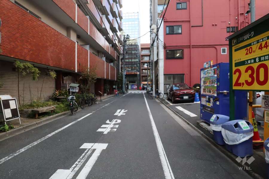 敷地東側の前面道路