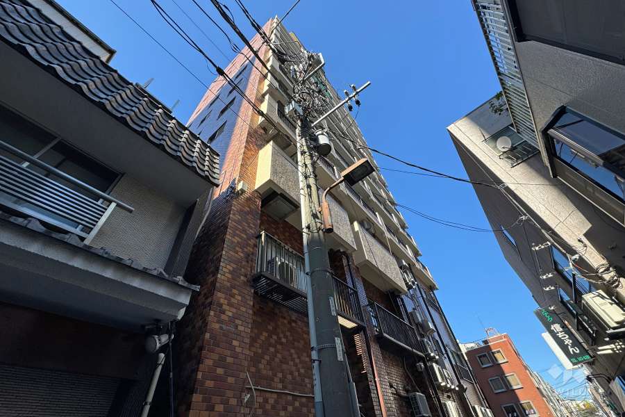 浅草永谷ビルの外観（南東側から）