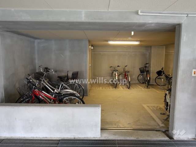 駐輪場（屋内）