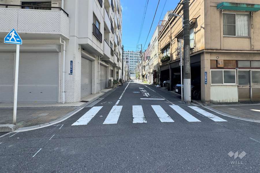 敷地北西側の前面道路　