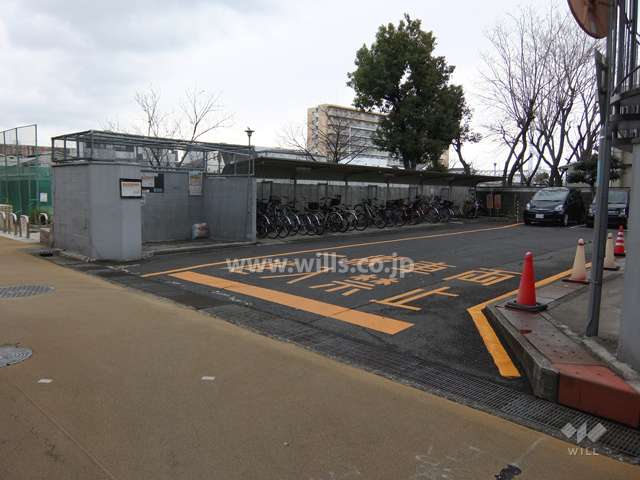 駐車場出入り口