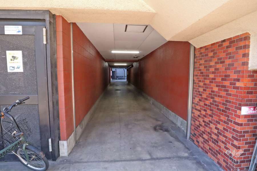 敷地内駐車場（屋内平面式）