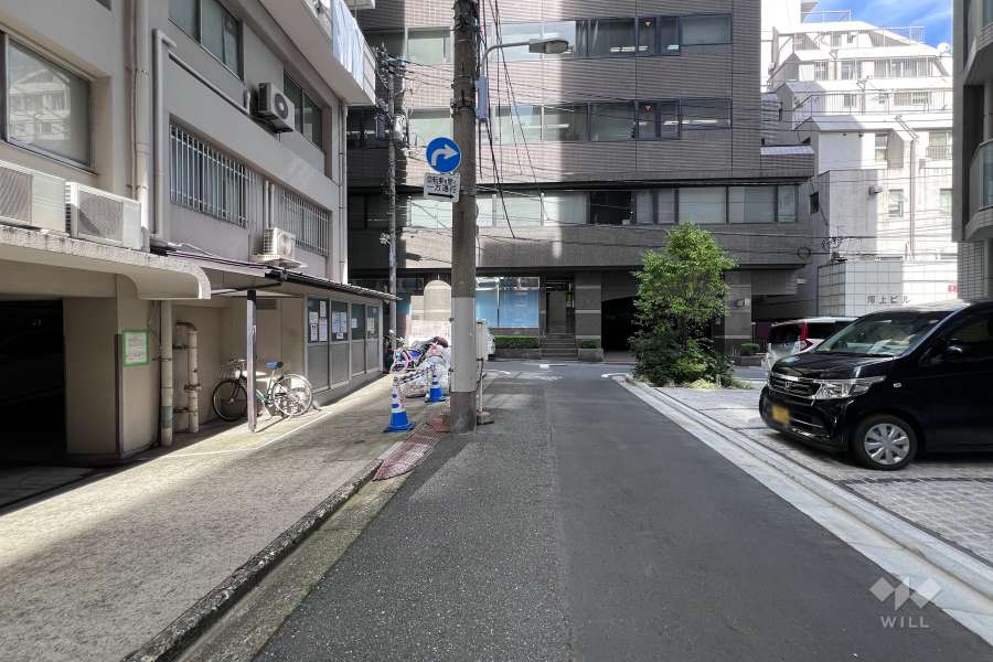 敷地南東側の前面道路